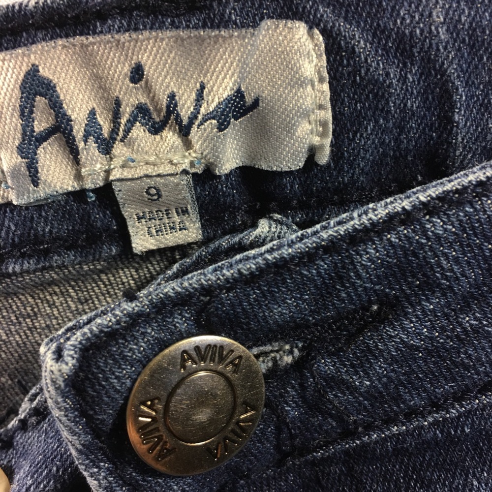 Aviva denim jean cutoffs. Size 9 - Picture 3 of 6